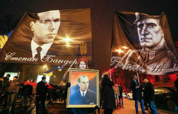 Из нацистов в кумиры: на Украине хотят вернуть звания героев Бандере и Шухевичу