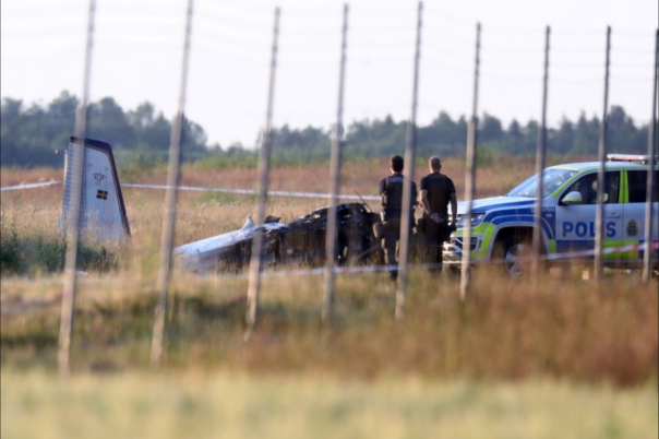 Все девять человек на борту разбившегося в Швеции самолёта погибли
