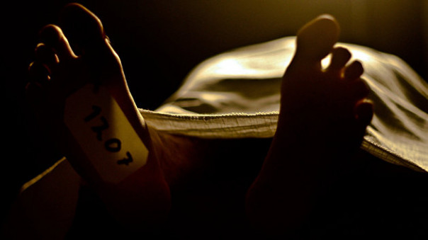 Новый «тренд» в Одессе: отдыхающие загорают рядом с трупами - видео