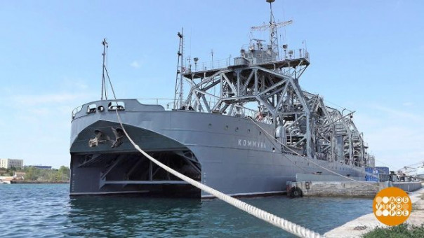 Завтра - военно-морской парад. Флот к параду готов!!!