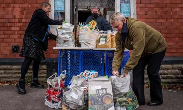 Миллионы британцев не выживут без благотворительных подачек. The Guardian, Великобритания