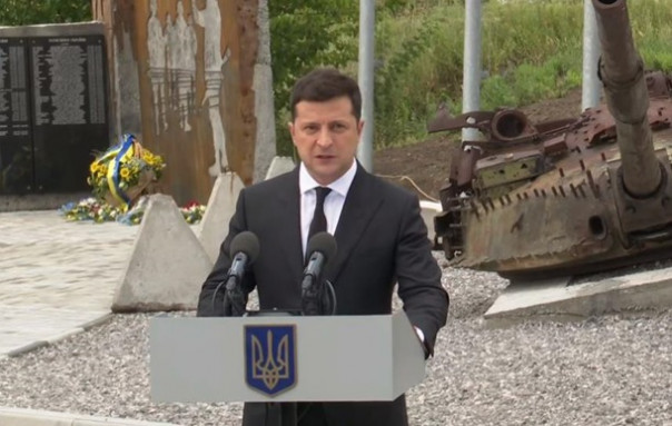 Зеленский представил нового командующего карательной операции "ООС"