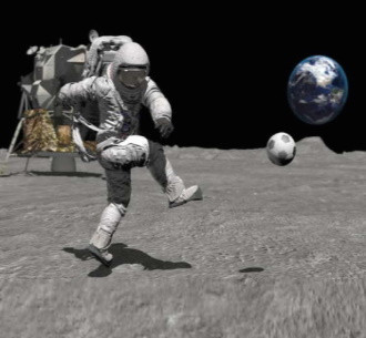 Что будет, если уронить мяч на разных планетах: видео