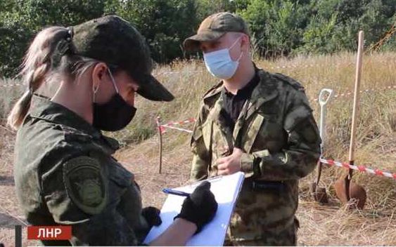 Под Луганском извлекли из стихийного захоронения останки жертвы агрессии ВСУ
