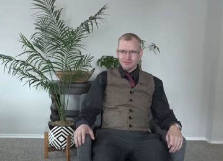 «Родился русским и горжусь этим»: как усыновлённый в США россиянин решил вернуться на родину