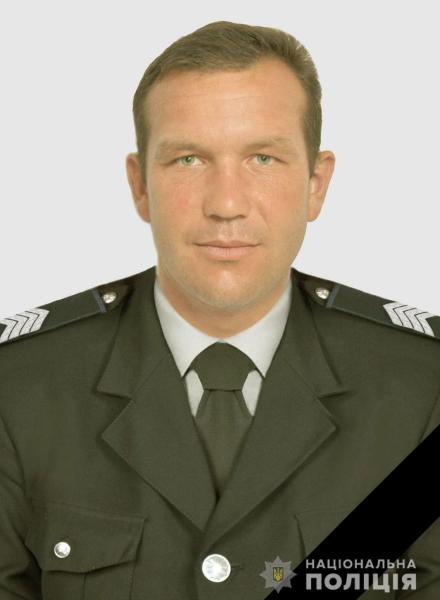 В херсонском селе Весёлое псих ранил приехавшего на вызов медика и зарезал полицейского