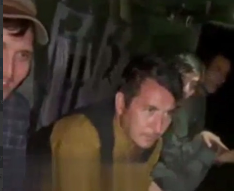 "— Русский знаешь? — Да!"