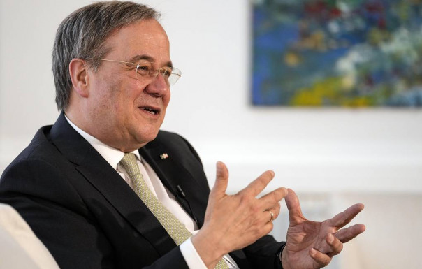 Кандидат в канцлеры ФРГ пригрозил заблокировать "Северный поток - 2"