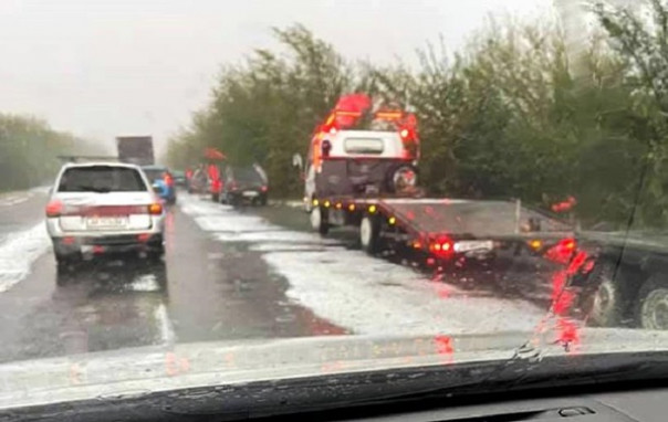 "Нормальный такой август!". В Одесской области выпал снег