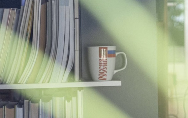 "Балалайку не нашли". В квартире якобы шпионившего на Москву британца нашли флаги России и плюшевых мишек