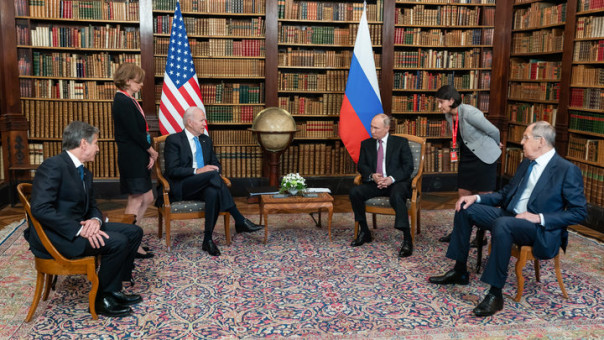 Байдену указали на дверь. Путин спас от американской оккупации Среднюю Азию. Сергей Латышев