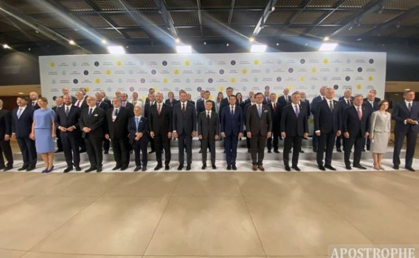 «Сорок душ посменно воют»: на «Крымской платформе» пошли вразнос