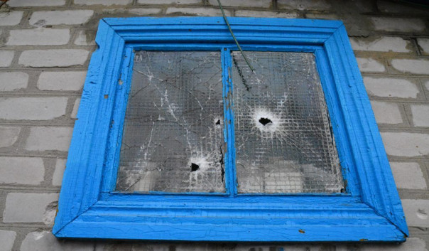 Укрофашисты под Ясиноватой сбросили взрывчатку с беспилотника, есть повреждения