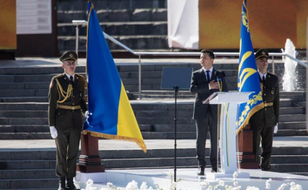 «Застенчивый» национализм и «хохмы» юбилейной речи Владимира Зеленского