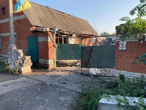 Имбецил Билецкий опубликовал фото обстрела артой ДНР "гражданского" объекта.