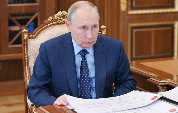 Путин назвал ненормальной ситуацию в отношениях с Украиной