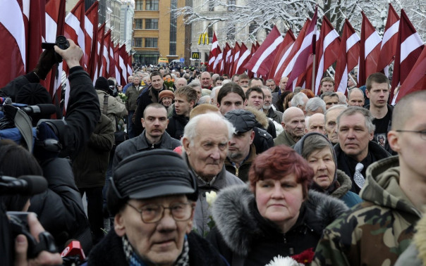 Латыши надругались над памятником советским солдатам