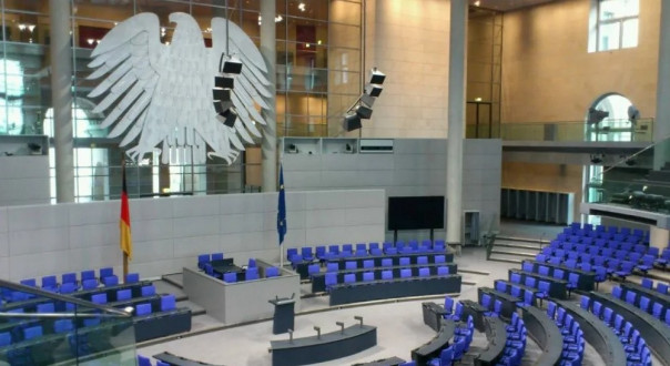 Конец канцлера Меркель: немцы опасаются её странных преемников