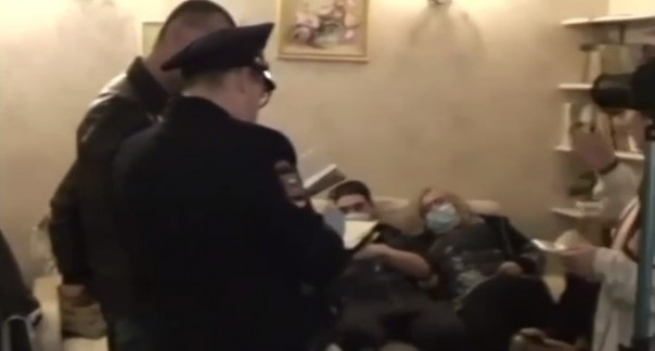 Задержание снимавших в  квартире "нарушения на выборах"