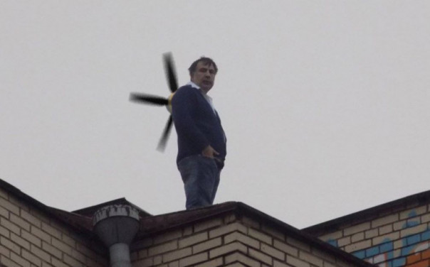 «Самый больной в мире Михо». Саакашвили доставили вертолётом в военный госпиталь