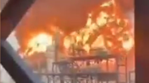 Китайский завод по производству перекиси водорода загорелся после взрыва