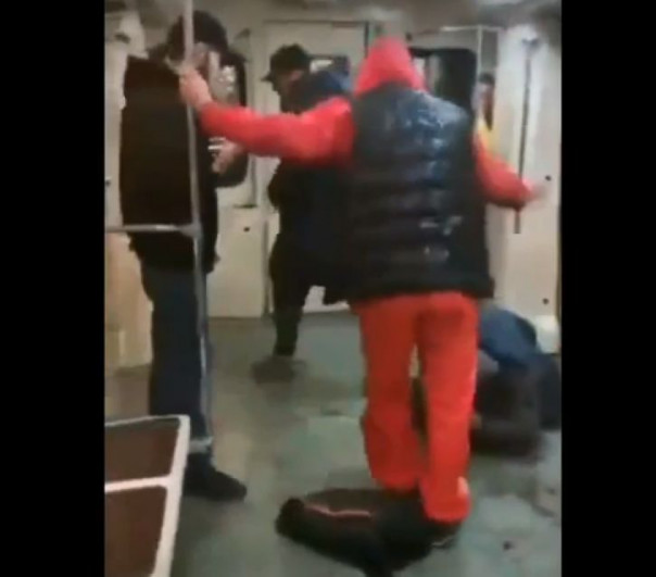 Трое уроженцев Дагестана зверски избили в столичном метро пассажира, который вступился за девушку