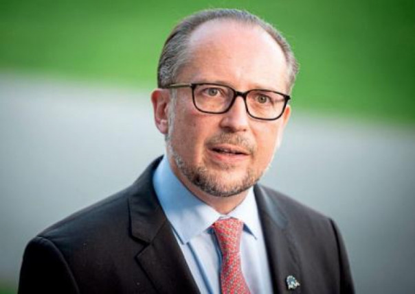 Новый канцлер Австрии - аристократ, который поссорился с Лавровым из-за Крыма