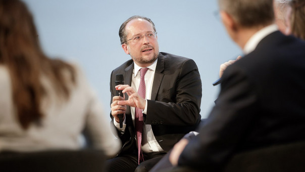 Канцлером Австрии стал человек Курца