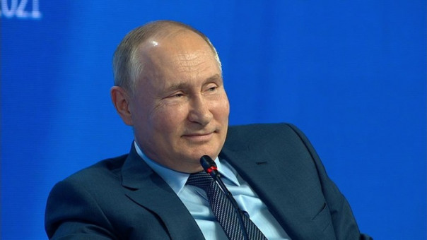 «Далеко не все в тюрьме». Путин высказался об «уголовнике» Навальном и безработной оппозиции