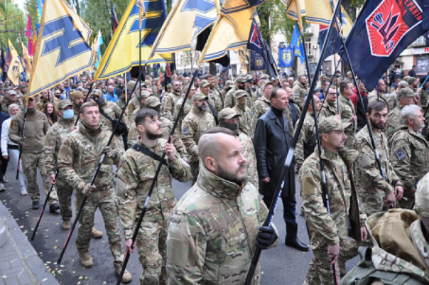 «За украинскую Украину без проклятых ж*дов и м*скалей»: в Киеве состоялся УПЫриный марш