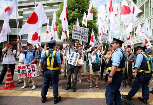 Японский премьер заявил о суверинетете над Курилами. Российские ракетные крейсера ответили, что это совсем не так