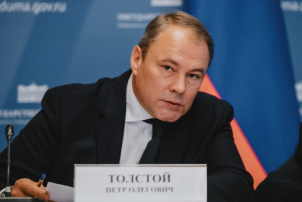 Толстой призвал «учиться слышать и понимать друг друга»