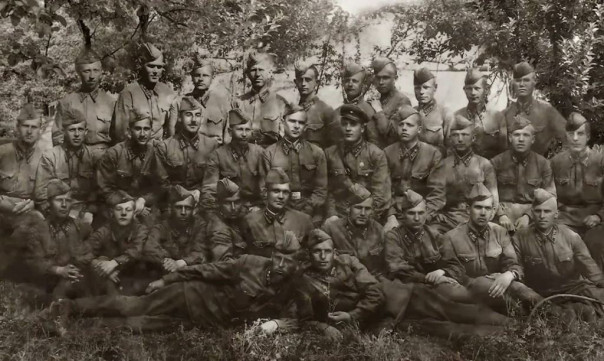 Навеки оставшиеся двадцатилетними