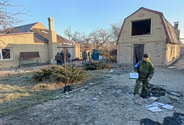 Последствия утреннего обстрела Кировского района города Донецка