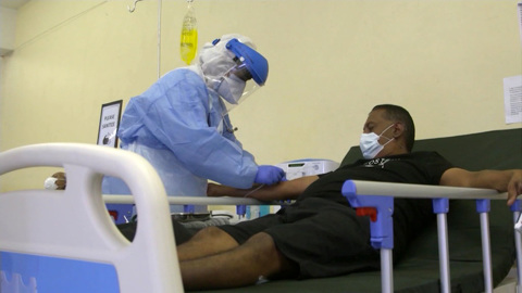 Омикрон-штамм вызвал панику в мире