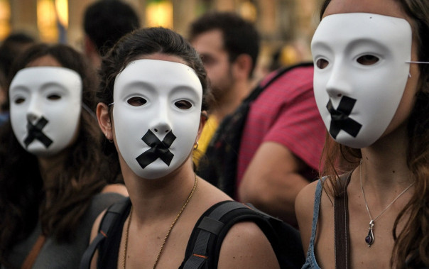 Российские правозащитники пообщались с Тьерри Мейсаном на тему свободы слова на Западе