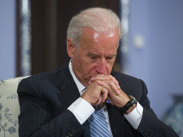 «Рейтинг уверенно падает»: американский сенатор назвал Джо Байдена «катастрофой для страны»