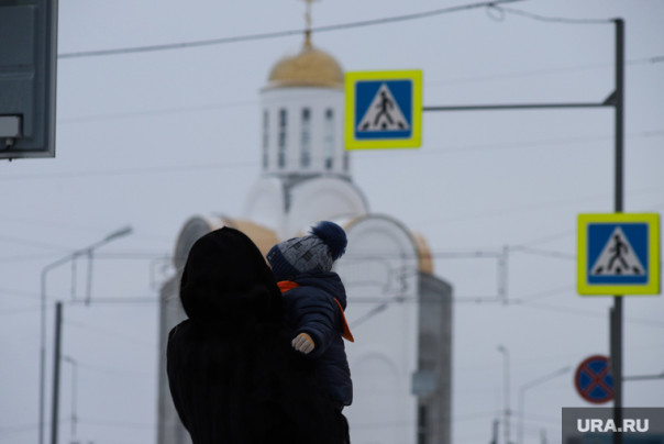 Толпа кавказцев избила мужчину с ребенком в Москве