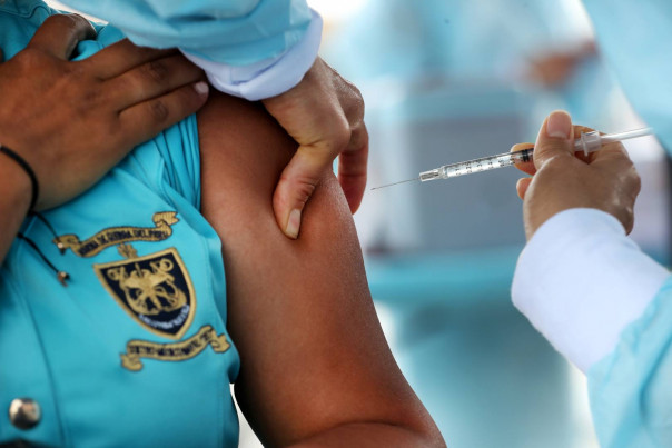 «Улучшение» качества жизни: американская элита наживается на неисследованной вакцине