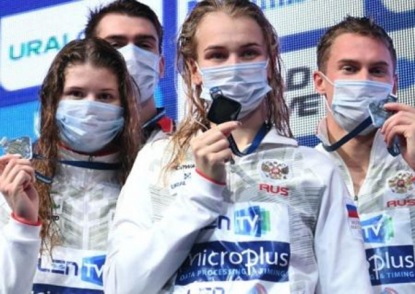 Из-за протеста Польши сборную России по плаванию лишили серебра ЧЕ и дисквалифицировали