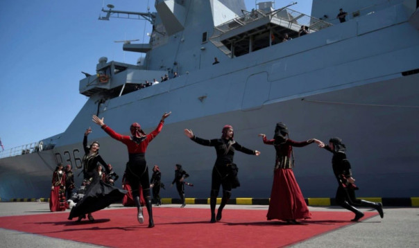 Военные корабли США встретили в Грузии лезгинкой