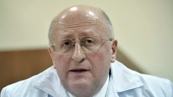 Гинцбург поддержал идею лишать дипломов врачей-антипрививочников