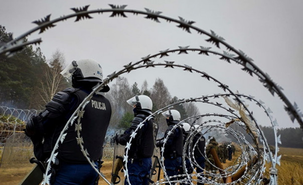 Польские пограничники убили более 240 беженцев.