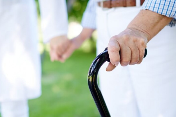 Куда определить пожилого лежачего родственника в Москве?