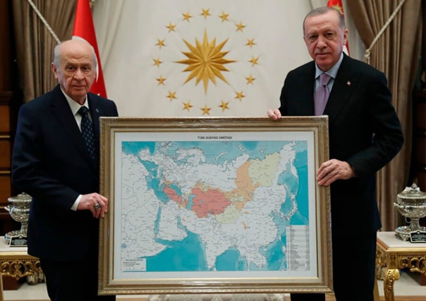 Песков об Эрдогане с картой: это нормально