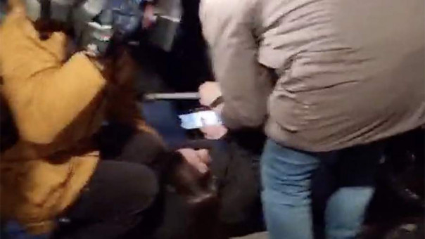 Госпитализирована журналистка, которую ударила охрана Зеленского