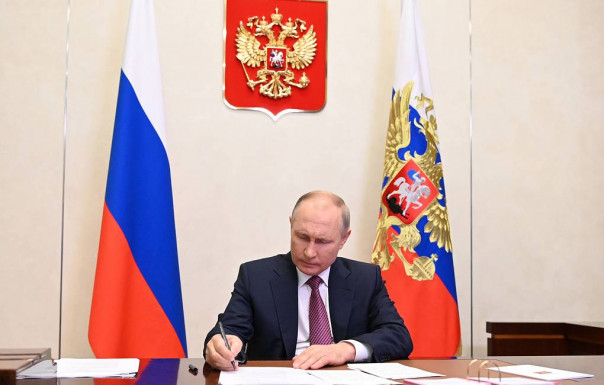 Путин подписал закон, освобождающий семьи с детьми от НДФЛ при продаже жилья