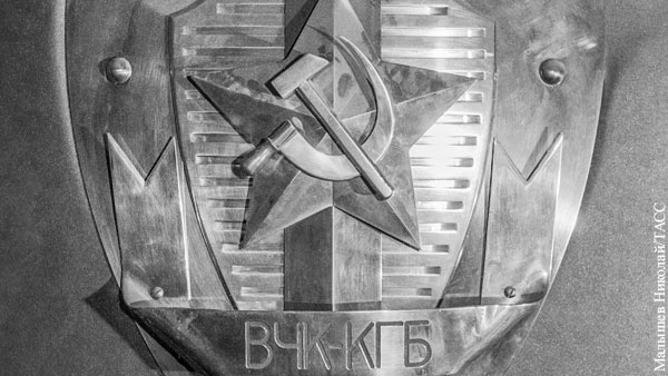 Как соратники Ельцина уничтожили КГБ