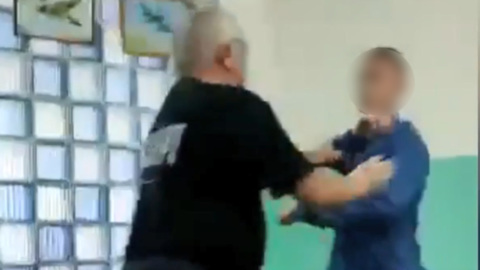 Кадры конфликта школьника и учителя стали причиной для возбуждения дела