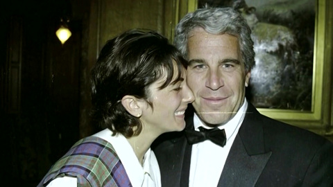 Пособнице педофила Эпштейна грозит до 65 лет тюрьмы